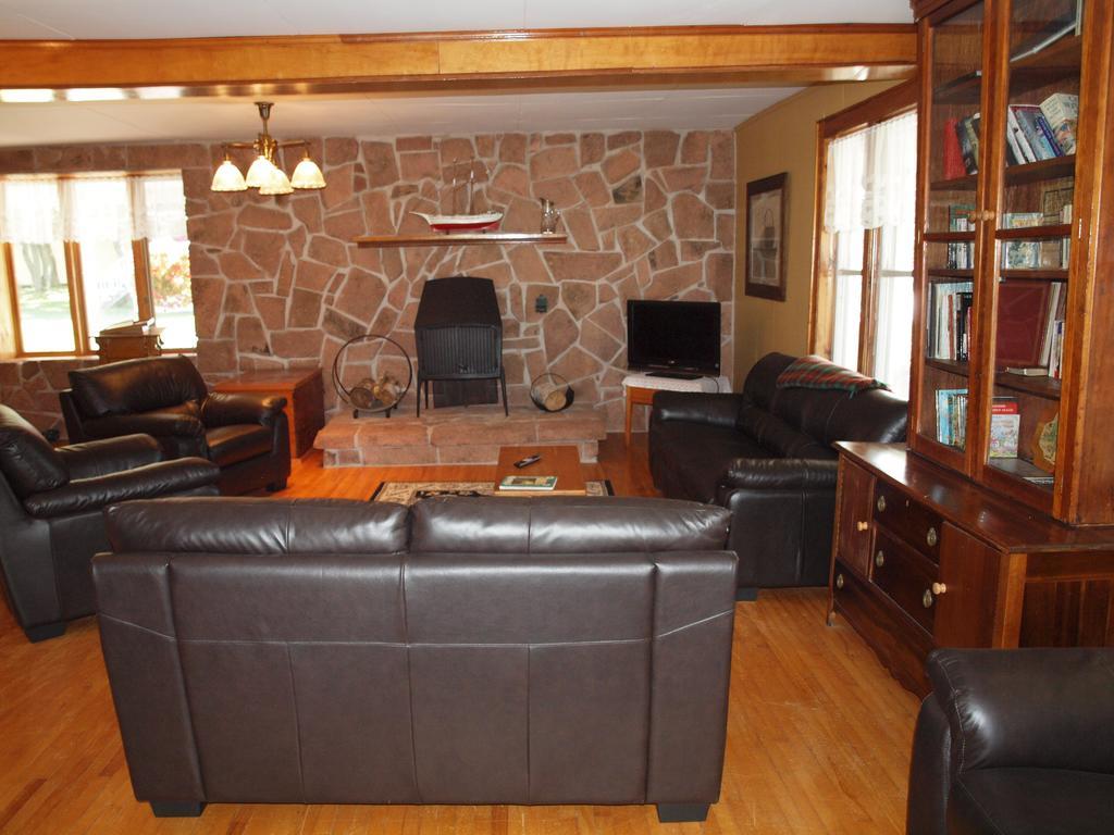 Shining Waters Country Inn Кавендиш Стая снимка