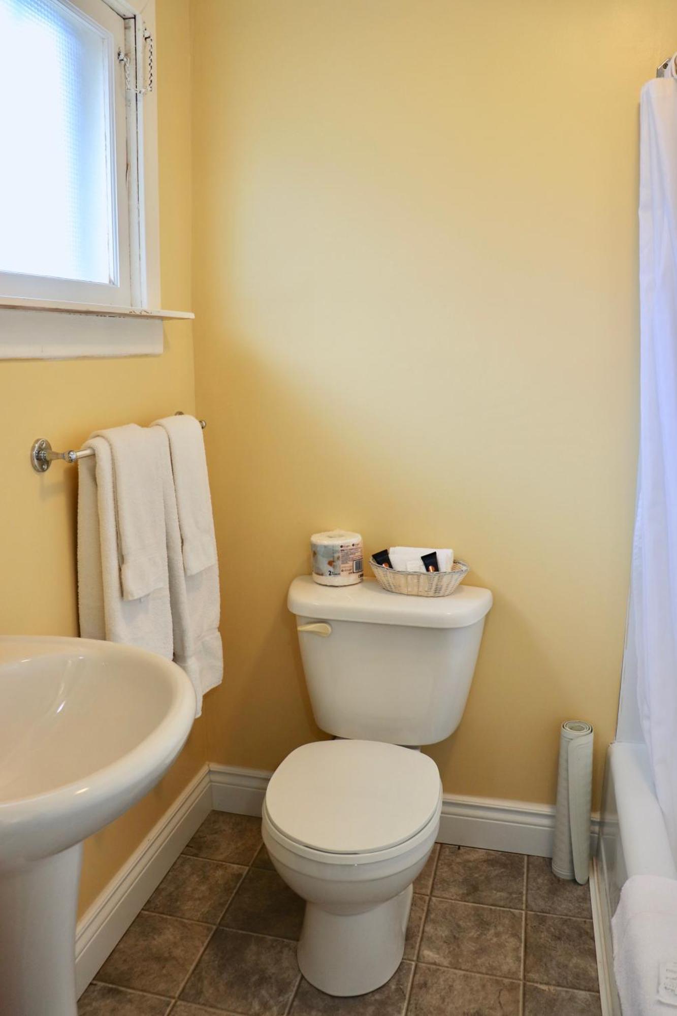 Shining Waters Country Inn Кавендиш Екстериор снимка