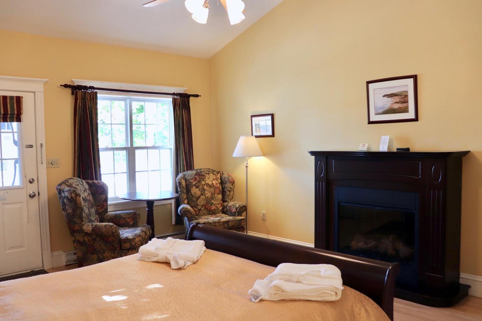 Shining Waters Country Inn Кавендиш Екстериор снимка