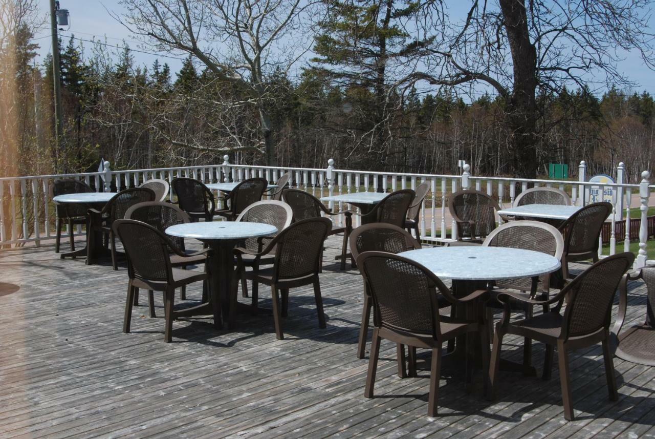 Shining Waters Country Inn Кавендиш Екстериор снимка