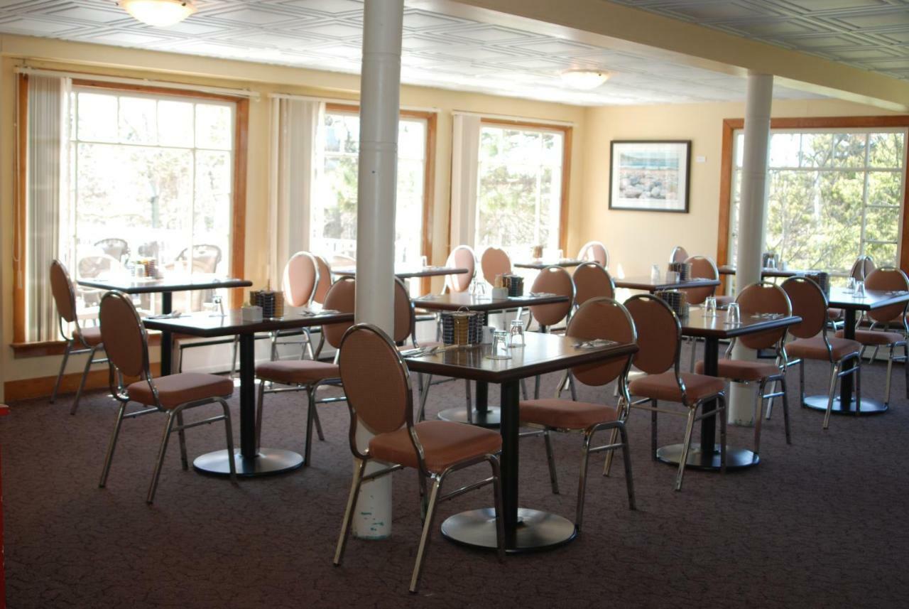 Shining Waters Country Inn Кавендиш Екстериор снимка